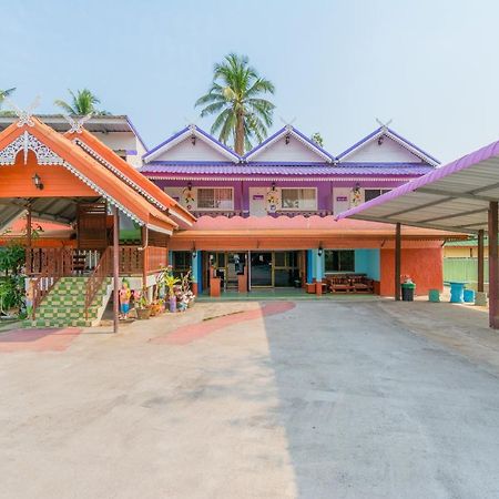 Oyo 712 Baandin Resort Phetchaburi Eksteriør billede